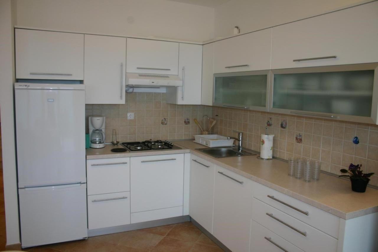 Apartments Boris Омиш Экстерьер фото