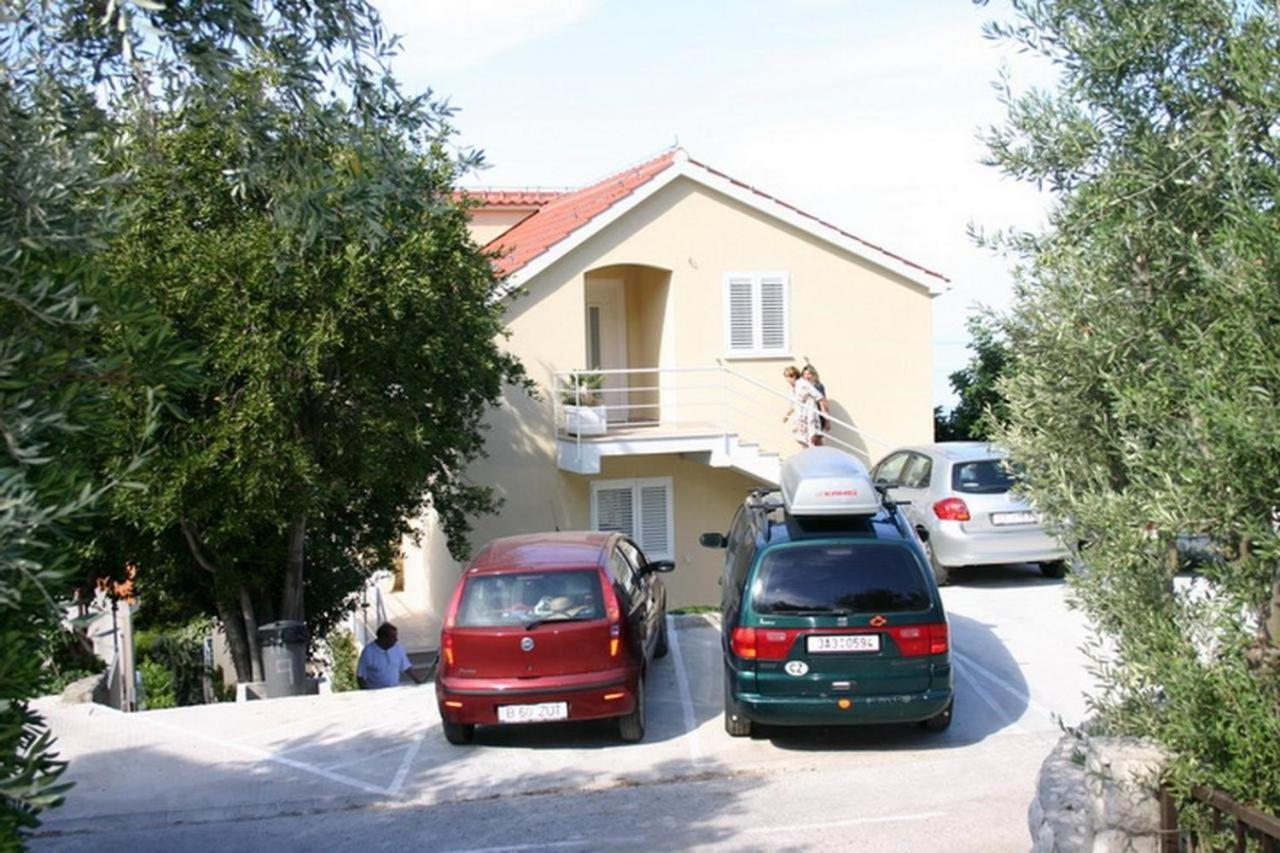 Apartments Boris Омиш Экстерьер фото