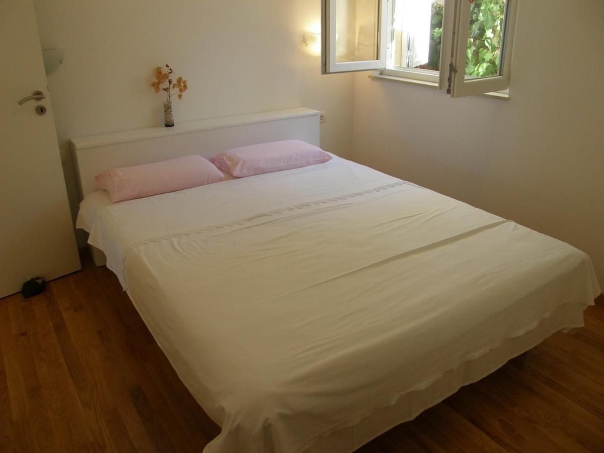 Apartments Boris Омиш Экстерьер фото